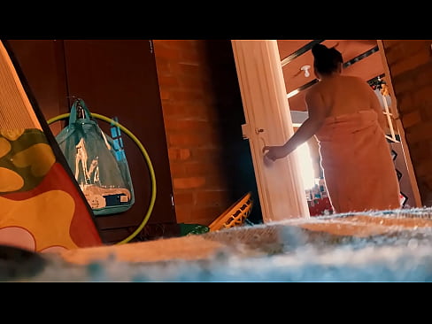 ❤️ Moj stric mi sledi v tuš kabino in me jebe, medtem ko se tuširam. ❤ Sex video na sl.makesexnotwar.ru ❌