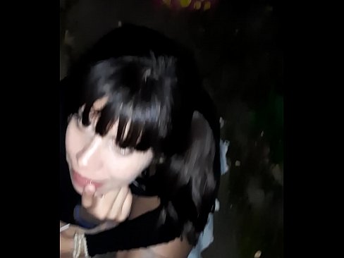❤️ Na ulici nabrekli penis v zameno za sladkarije ❤ Sex video na sl.makesexnotwar.ru ❌