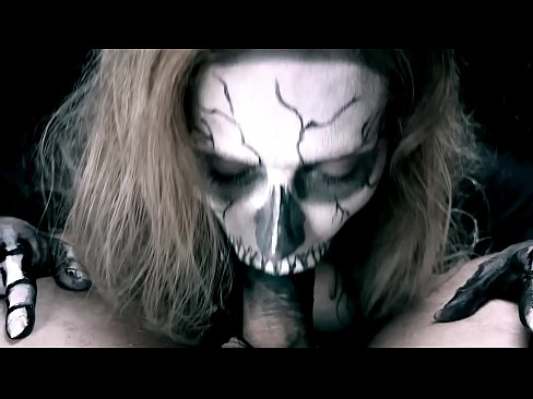 ❤️ Demonsko dekle sesa kurca s svojimi črnimi usti in pogoltne spermo. ❤ Sex video na sl.makesexnotwar.ru ❌